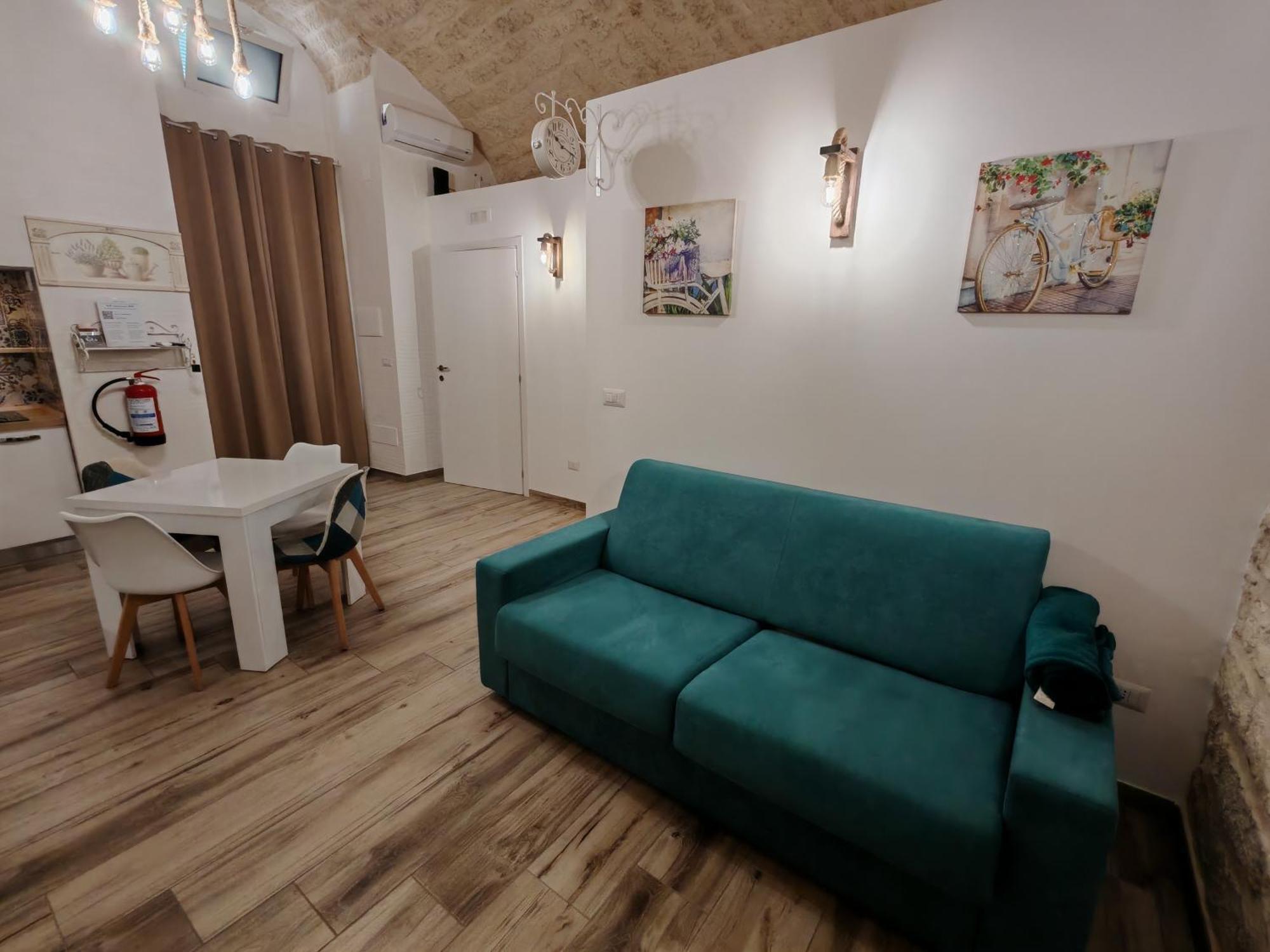 מנפרדוניה Salo Apartments מראה חיצוני תמונה